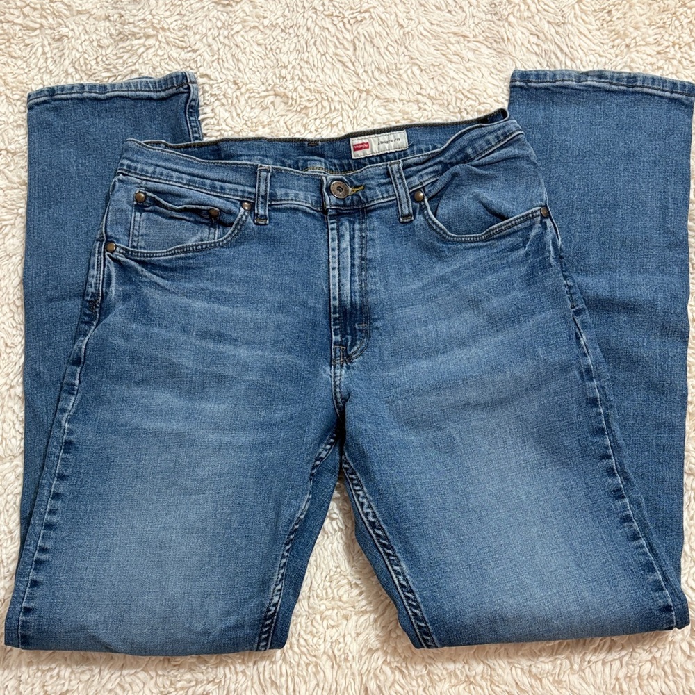 Wrangler Men's Straight Fit Blue Jeans